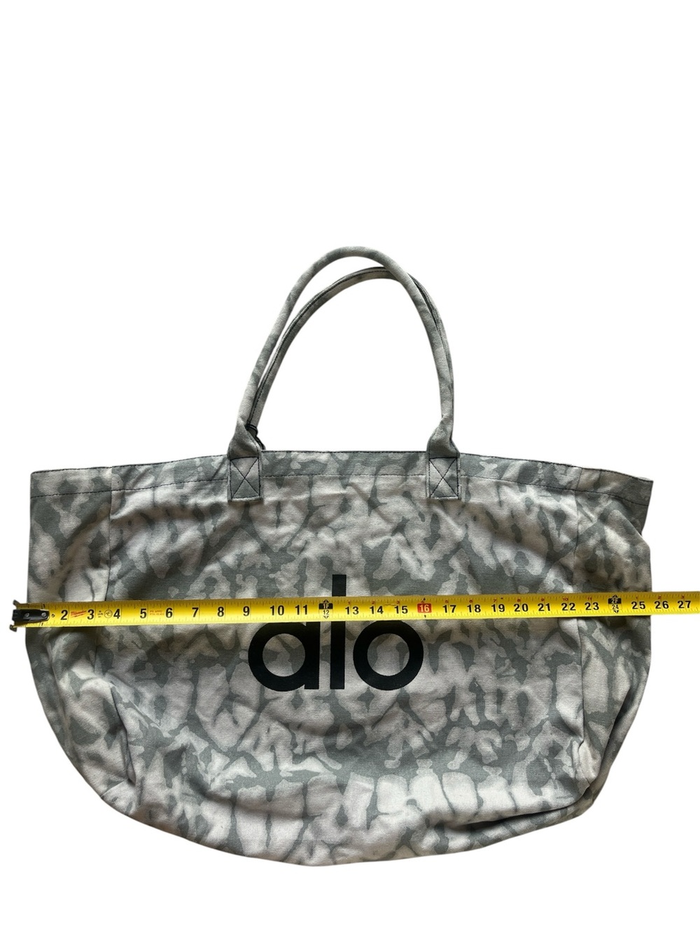 NWT ALO Yoga Gray Tie-Dye Tote Bag Gym Bag Travel Bag Yoga Bag - Picture 8 of 10